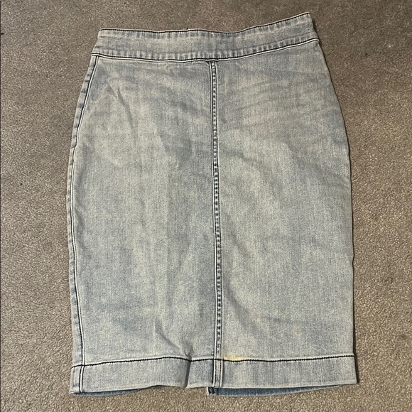 Denim Skirt from Wilfred. Size 4 - Picture 3 of 3